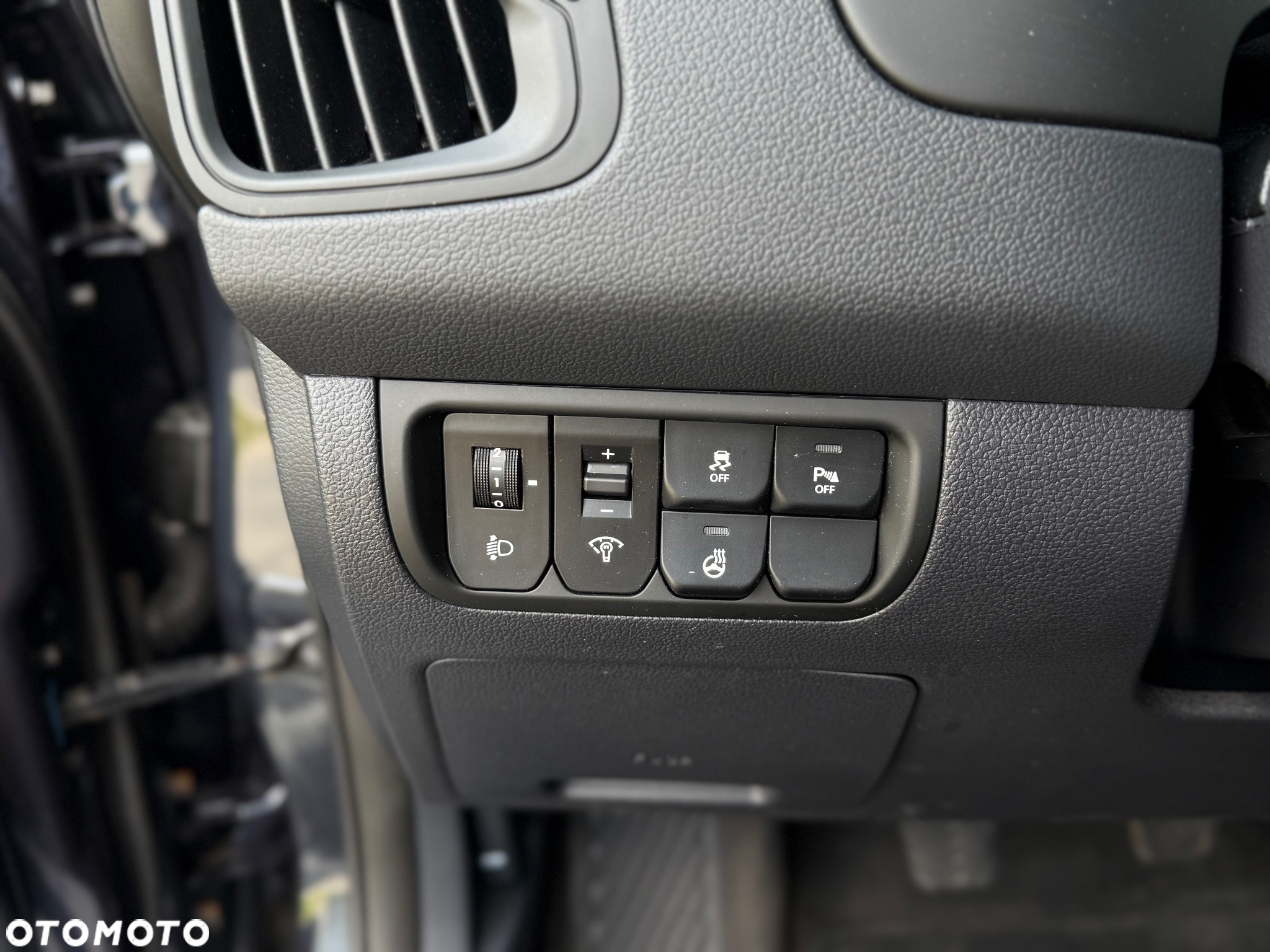 Kia Rio - 12