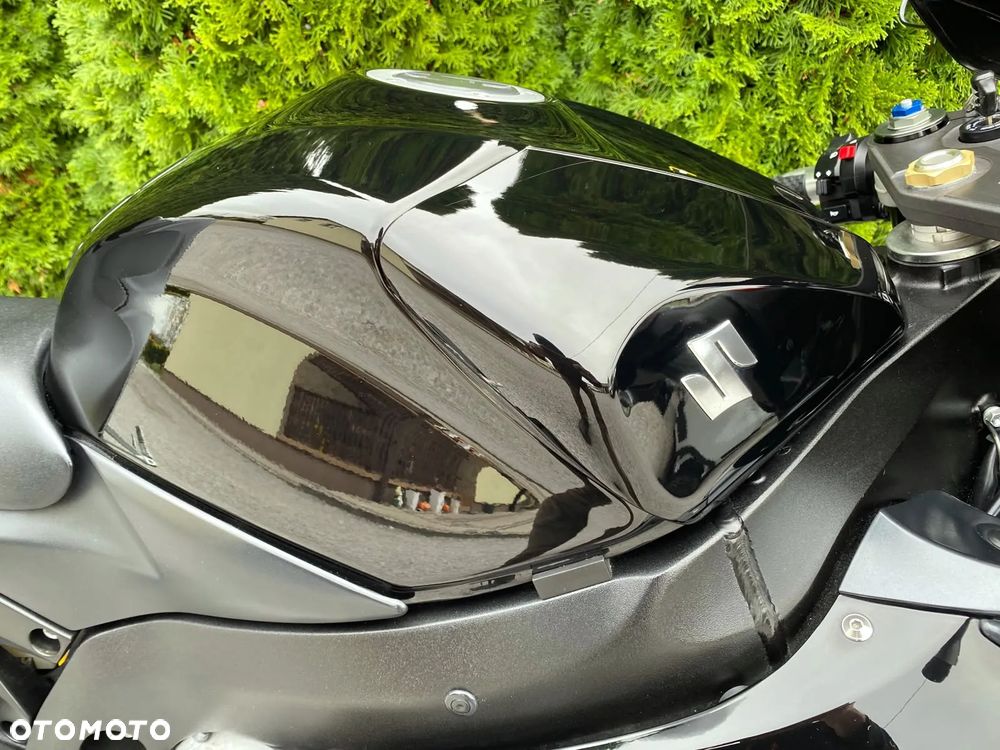 Suzuki GSX-R - 23