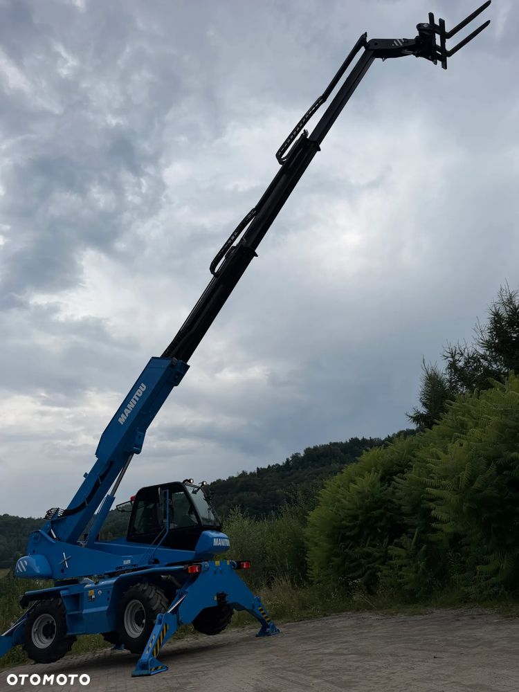 Manitou MRT 1840 Ładowarka Teleskopowa Obrotowa ROTO Dźwig Zwyżka 18 metrów wysuw. 4 tony Udźwig! Maszyna nie różni się od Nowej z Salonu! 2022rok, 1600 mtg.  Pilot zdalnego sterowania! Widły.  Aktualna DEKRA 2027 rok. skręt 4 koła KRAB. Auto-poziomowanie! małe gabaryty maszyny. Mała waga a potężny zasięg i udzwig! Pełna Dokumentacja do maszyny z serwisów CE itd! Maszyna po wszystkich Możliwych serwisach do 2027 roku. Wielka okazja. Ładowarka sprowadzona z Norwegii. Pracowała sporadycznie i lekko w urzędzie miejskim! Zerowe zużycie! - 4