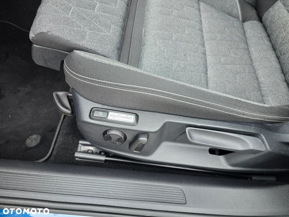 Volkswagen Passat - 26