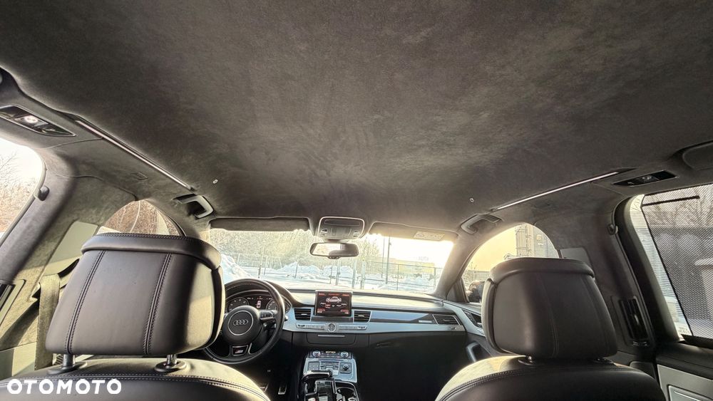 Audi S8 Plus - 23