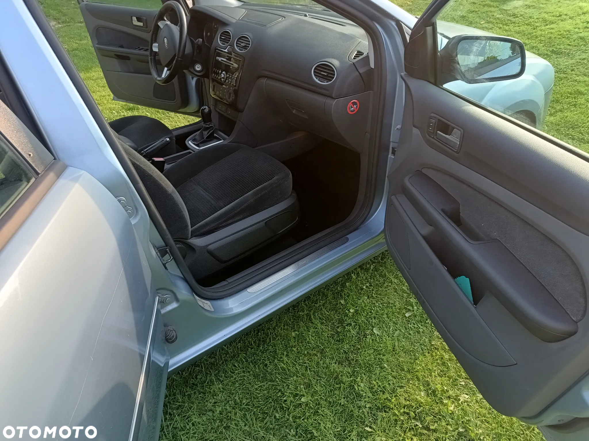 Ford Focus ver-1-6-16v-ghia - 23