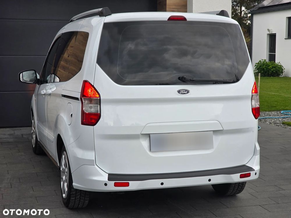 Ford Tourneo Courier 1.5 TDCi Trend - 17