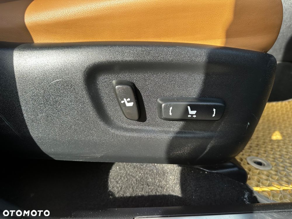 Lexus NX 300h E-FOUR Luxury Line - 19