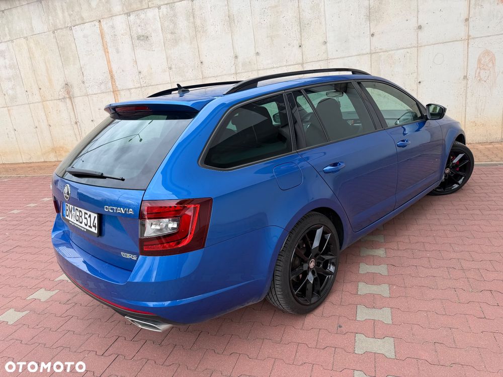 Skoda Octavia 2.0 TDI DSG RS - 36