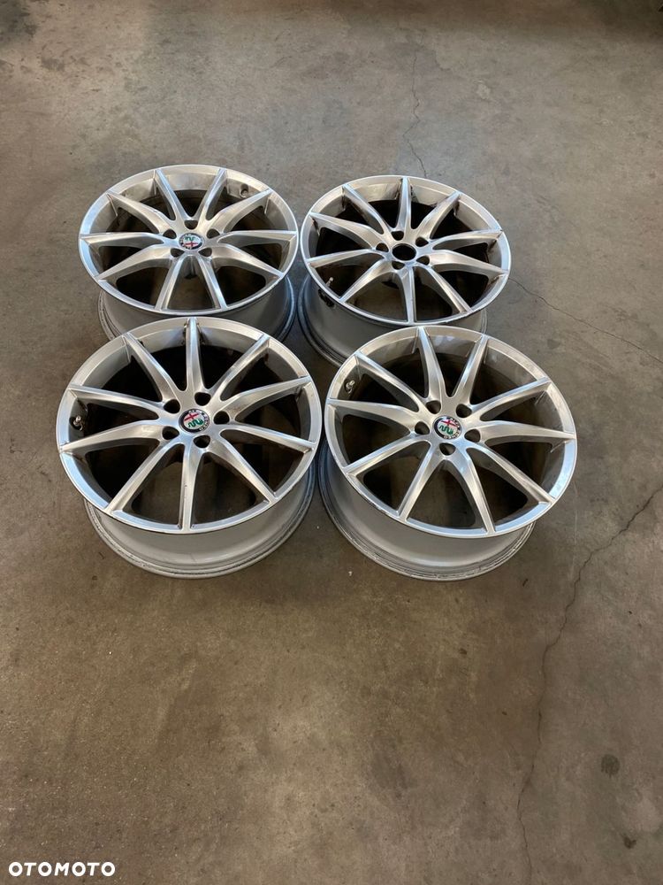 Felgi Aluminiowe Alfa Romeo Stelvio 5x110 8jx19 et34 - 1