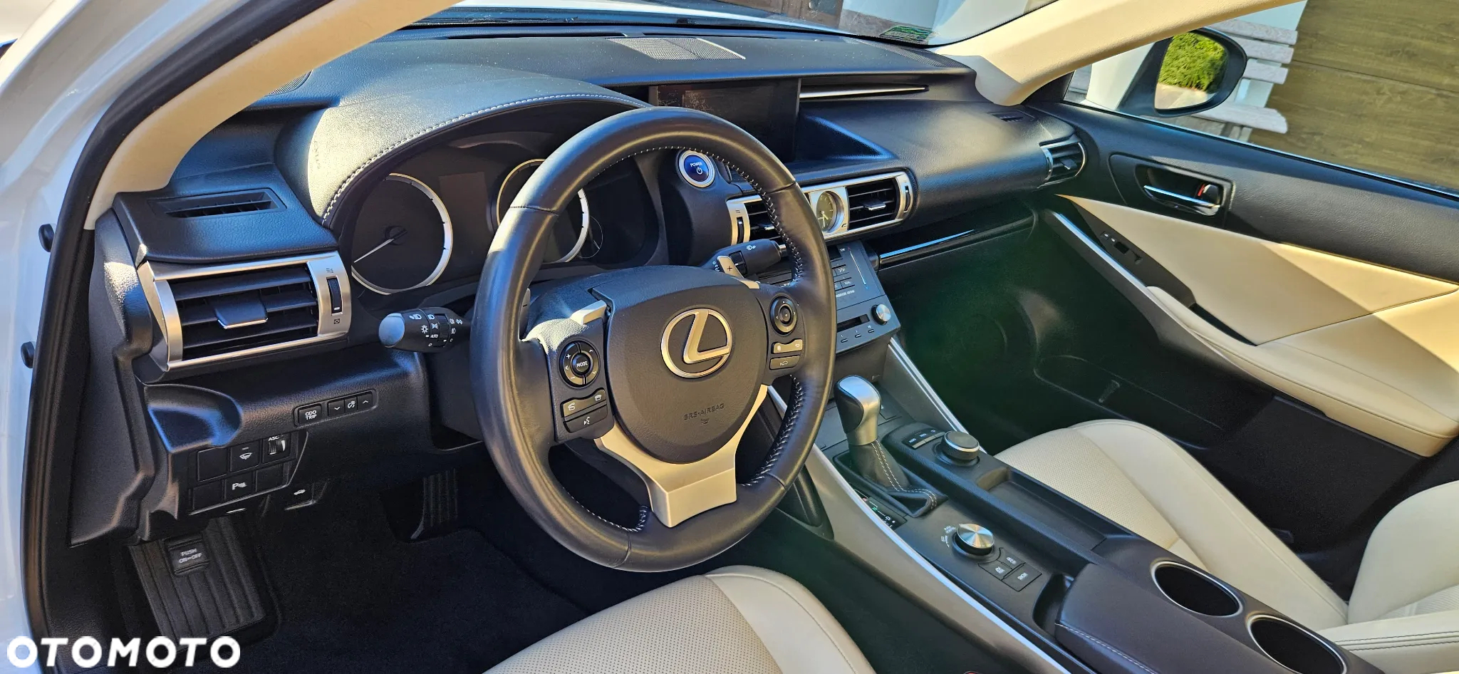 Lexus IS ver-300h-elegance - 10