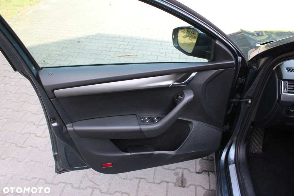 Skoda Octavia 2.0 TDI DSG First Edition - 13
