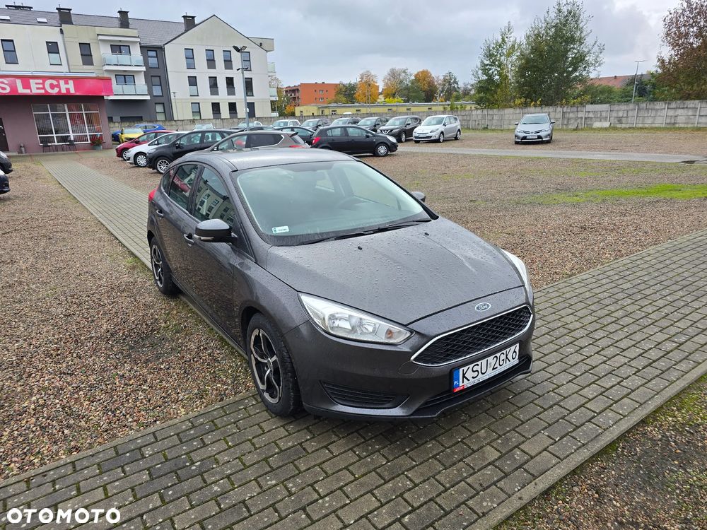 Ford Focus 1.6 Ambiente - 4