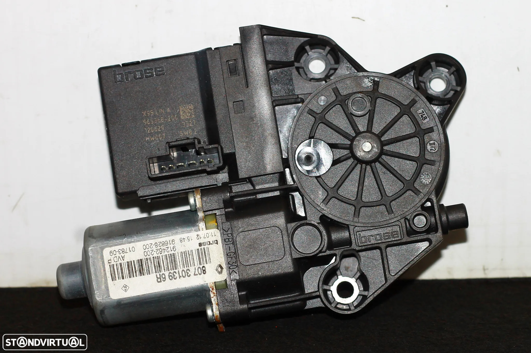 MOTOR ELEVATÓRIO DO VIDRO DIANTEIRO DIREITO RENAULT MÉGANE III - 3