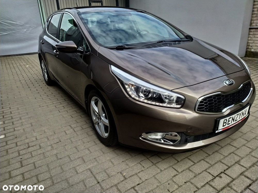Kia Ceed 1.6 GDI Dream Team Edition - 9