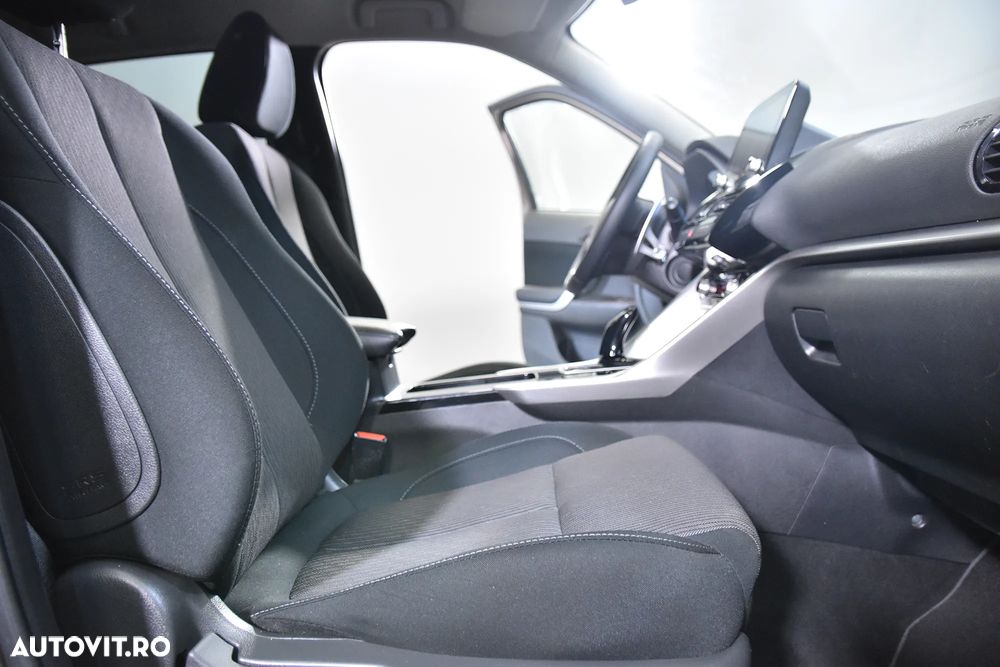 Mitsubishi Eclipse-Cross - 12