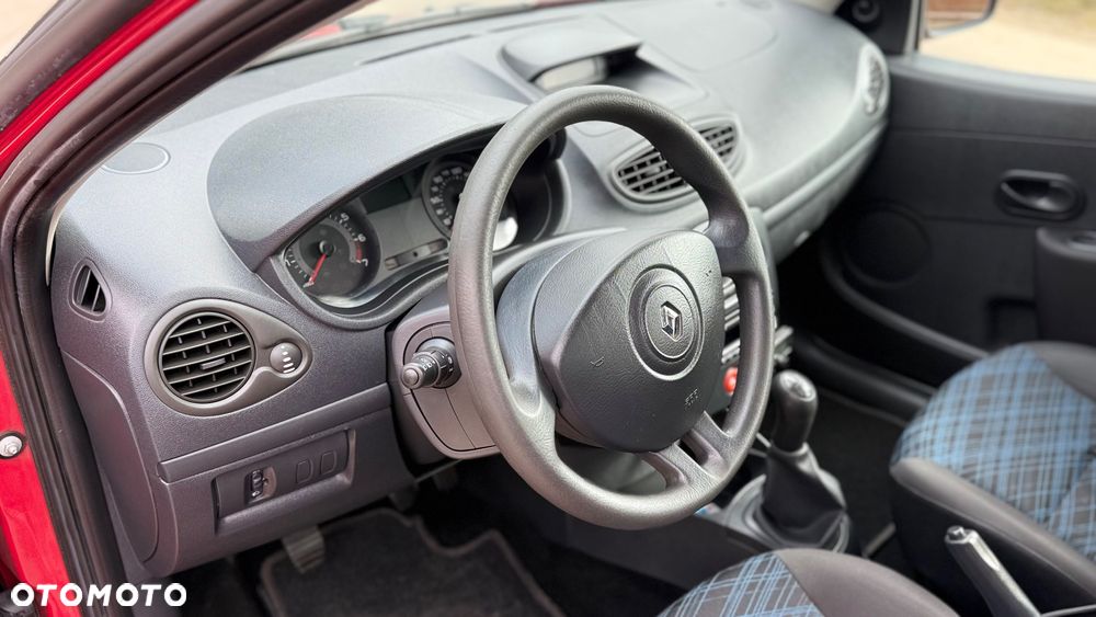 Renault Clio 1.2 16V 75 Dynamique - 9