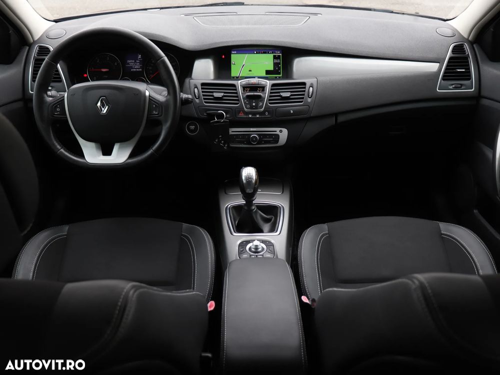 Renault Laguna dCi 110 FAP Limited - 23