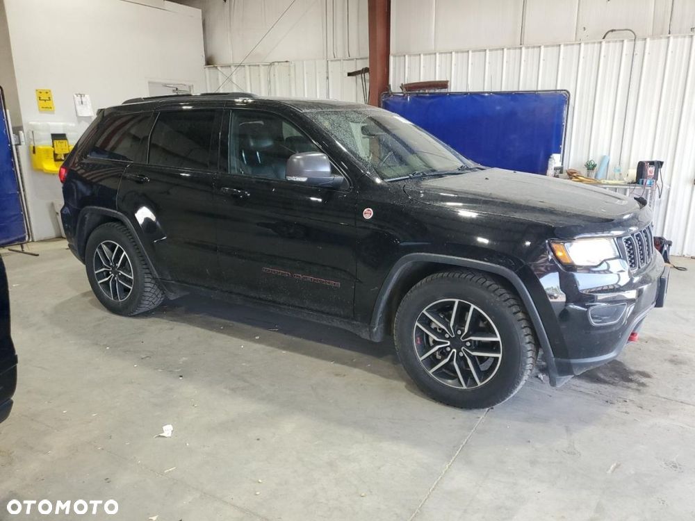 Jeep Grand Cherokee - 10