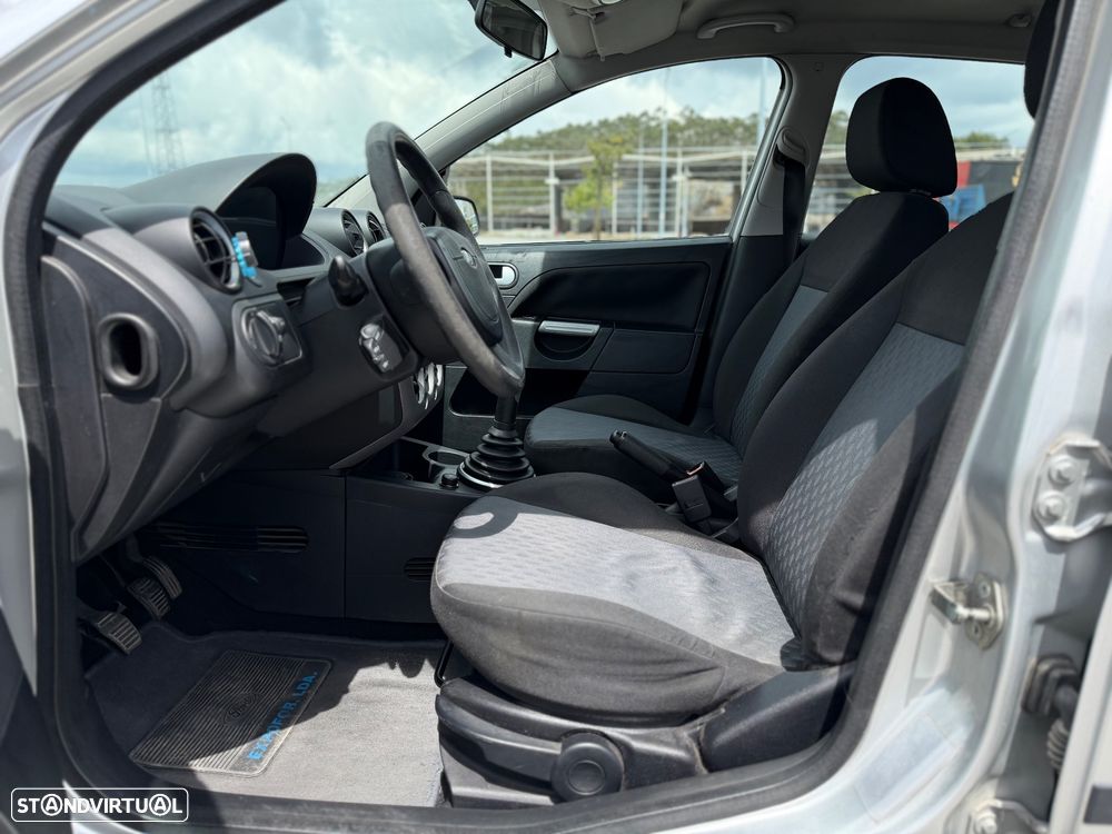 Ford Fiesta 1.25 Ambiente - 13
