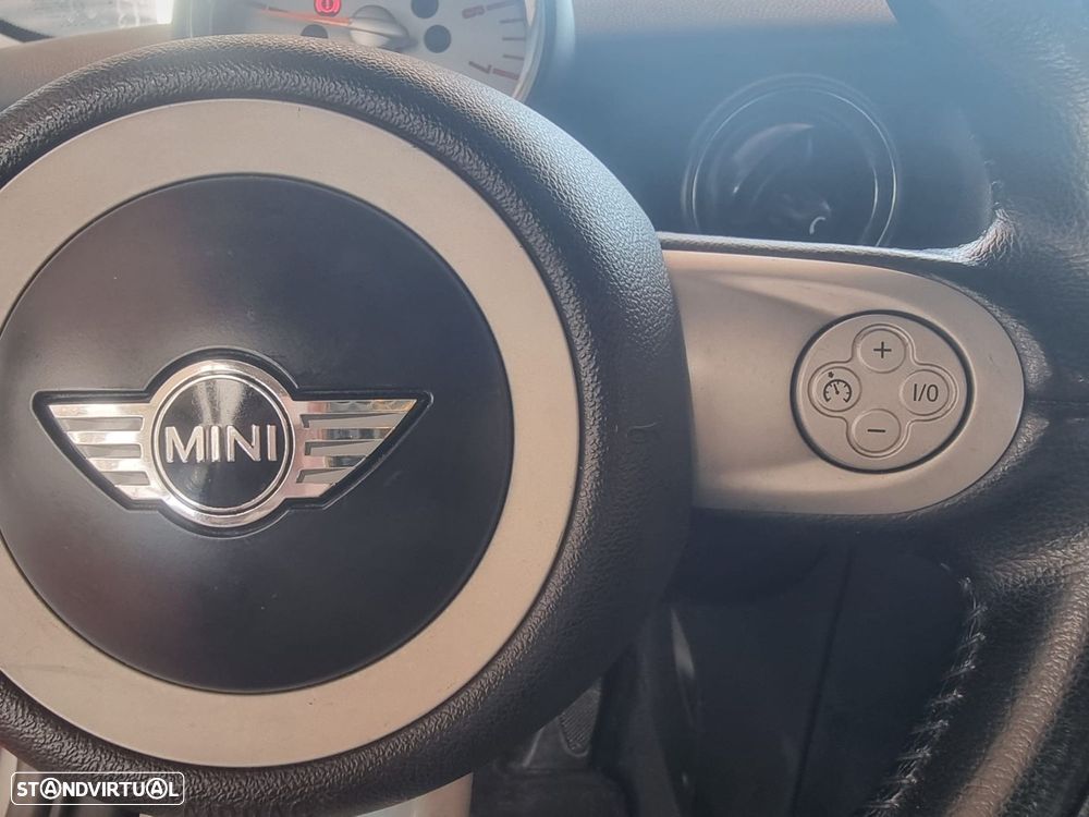 MINI 3 Portas Cooper D - 22