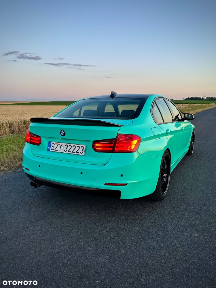 BMW Seria 3 328i - 5