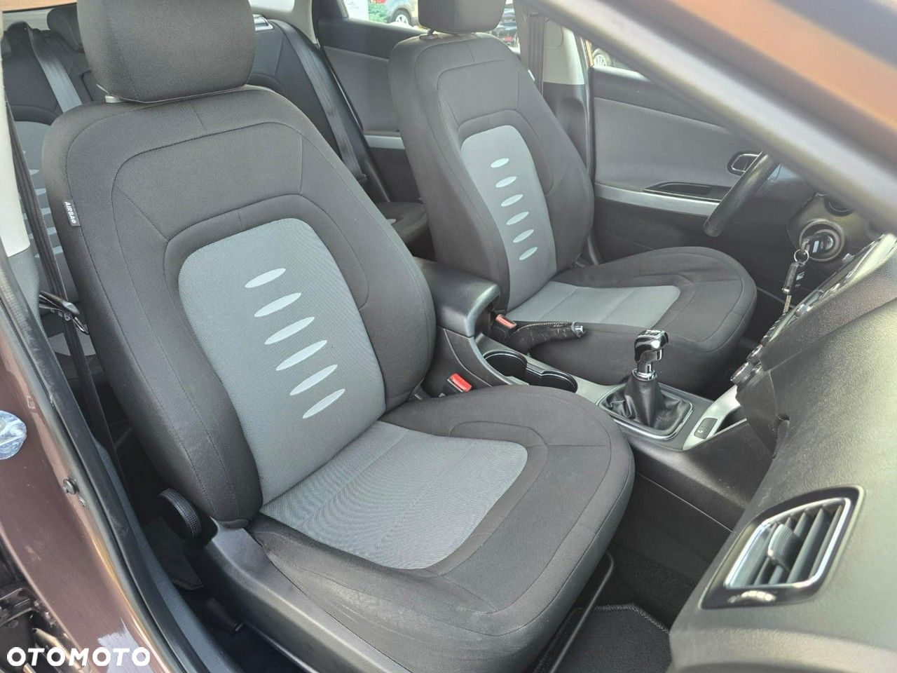 Kia Ceed - 13
