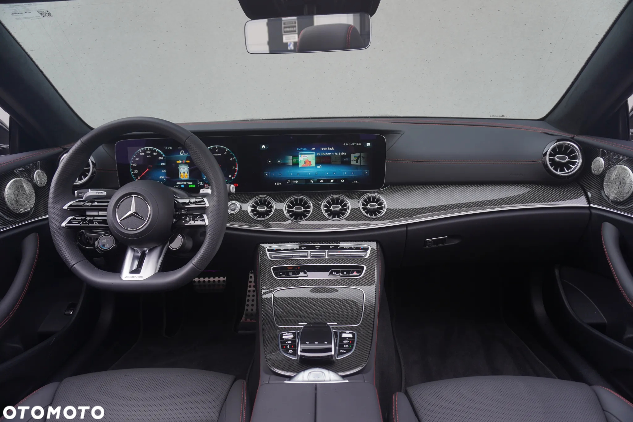 Mercedes-Benz Klasa E AMG 53 Kabriolet 4-Matic+ 9G-TRONIC - 14