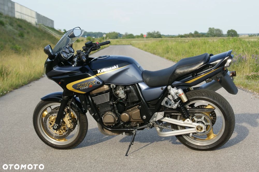 Kawasaki ZRX - 8