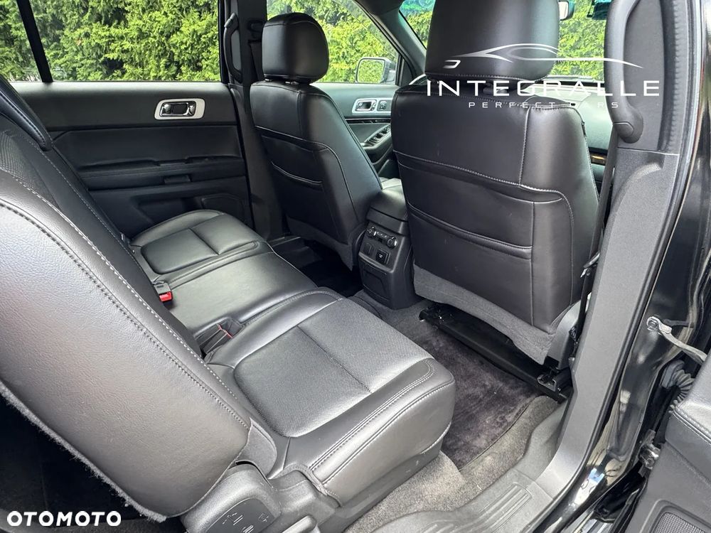 Ford Explorer - 12