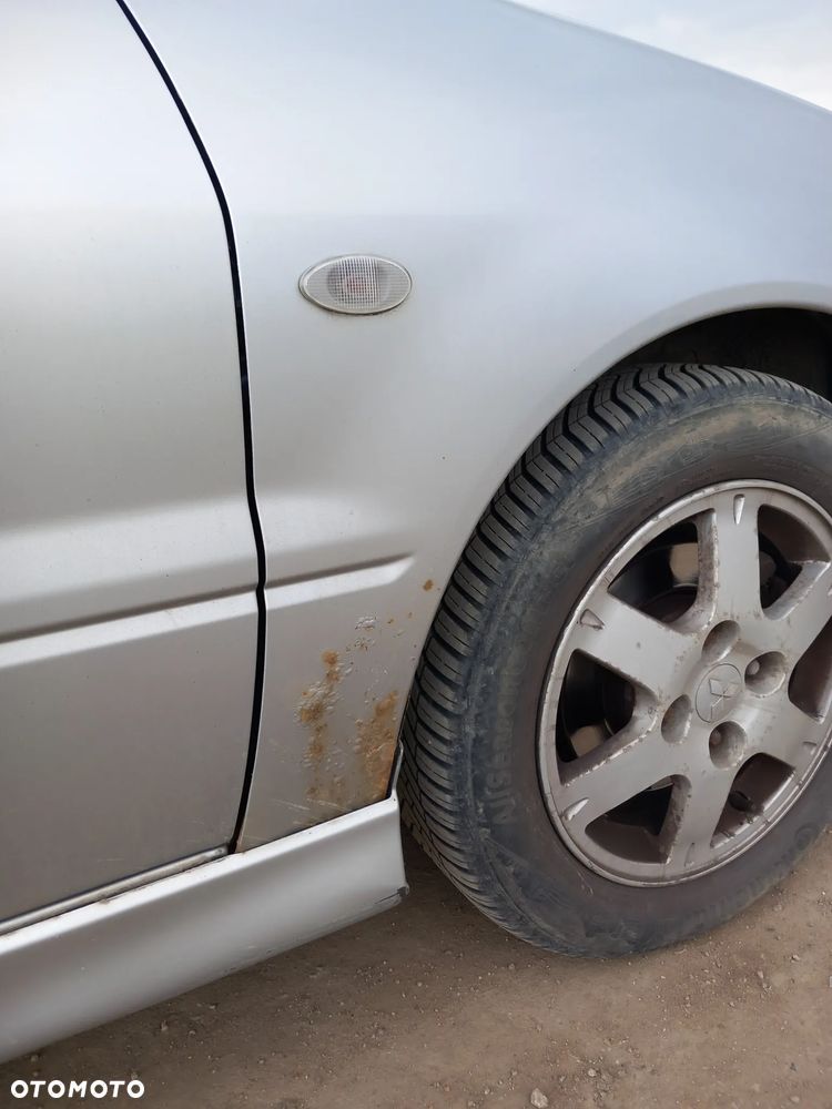 Mitsubishi Lancer 1.6 Comfort - 12