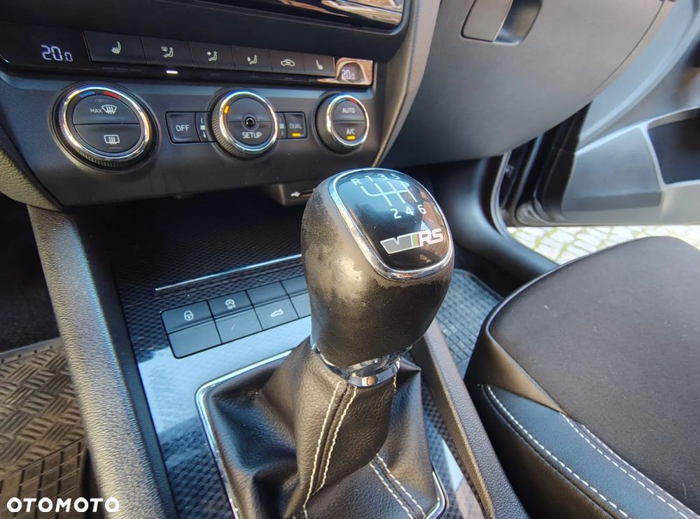 Skoda Octavia Combi 2.0 TDI RS - 15