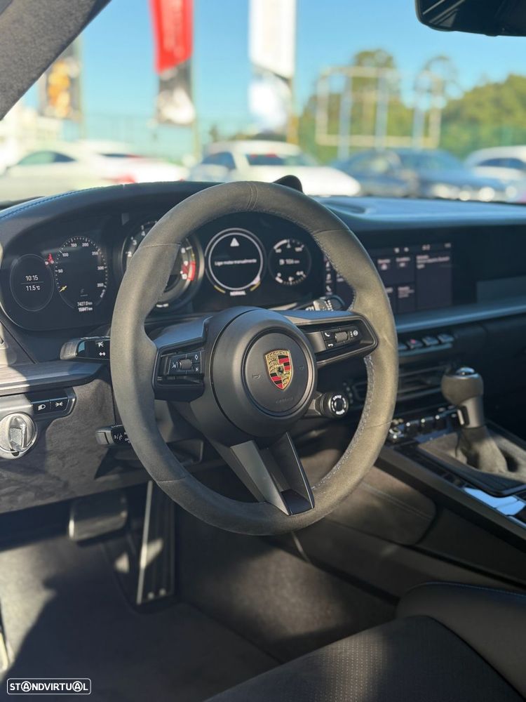 Porsche 911 Série F - 22