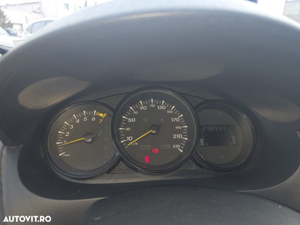 Renault Fluence 1.6 16V Authentique - 3