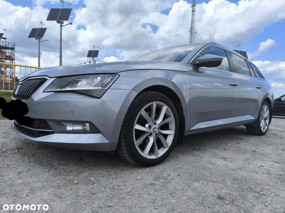 Skoda Superb 2.0 TDI Ambition DSG - 8