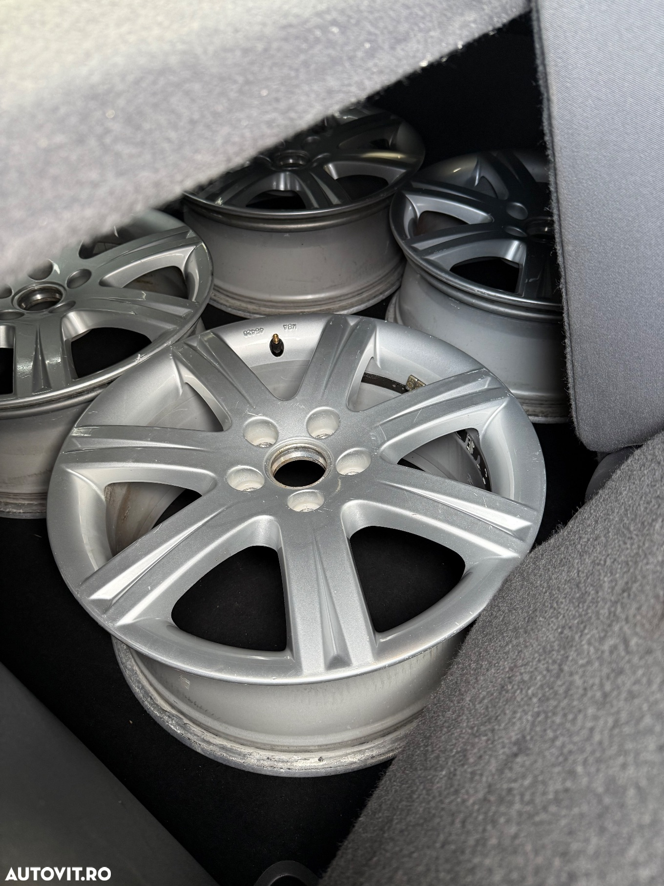 Volkswagen Caddy - 23