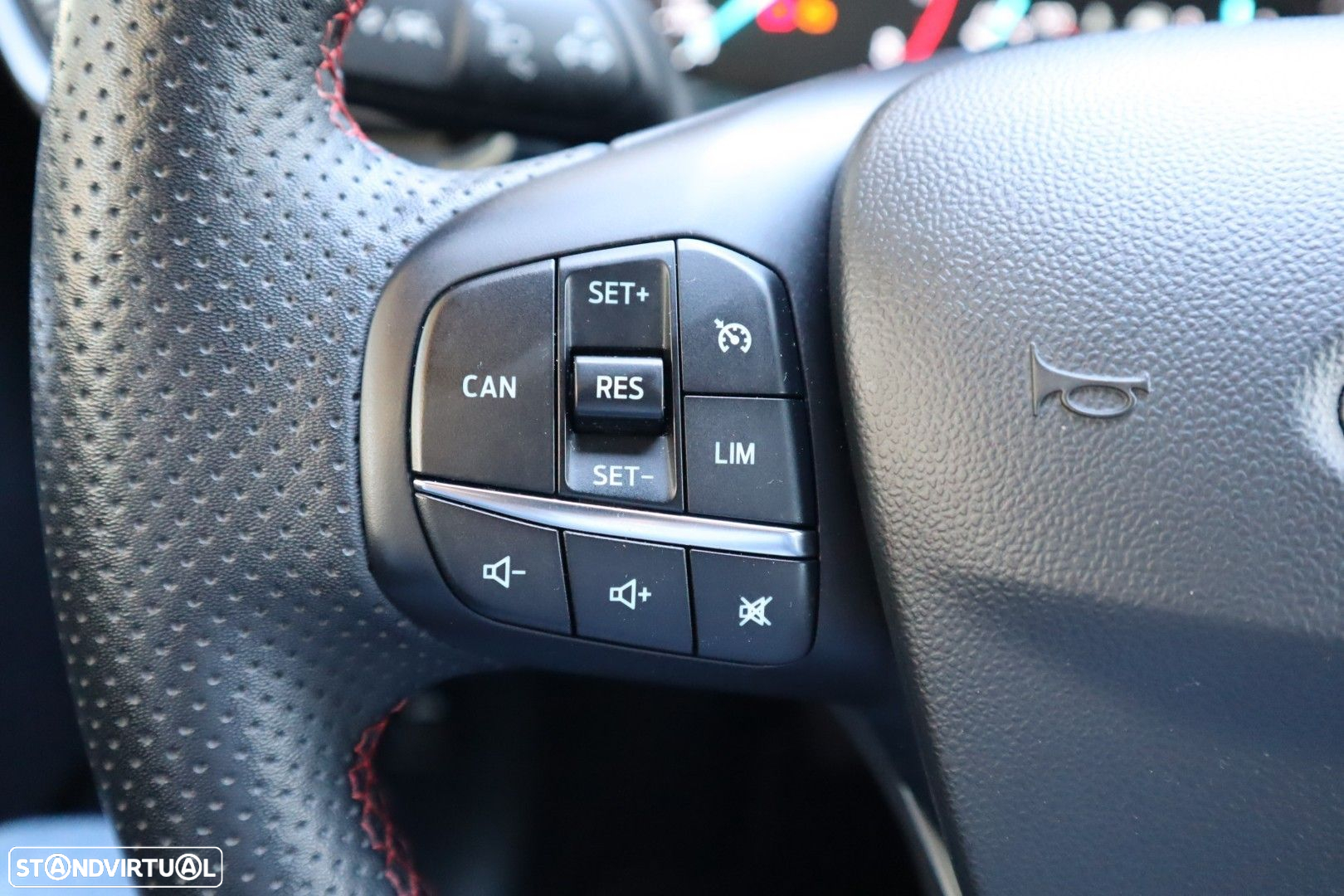 Ford Fiesta 1.0 EcoBoost ST-Line - 25
