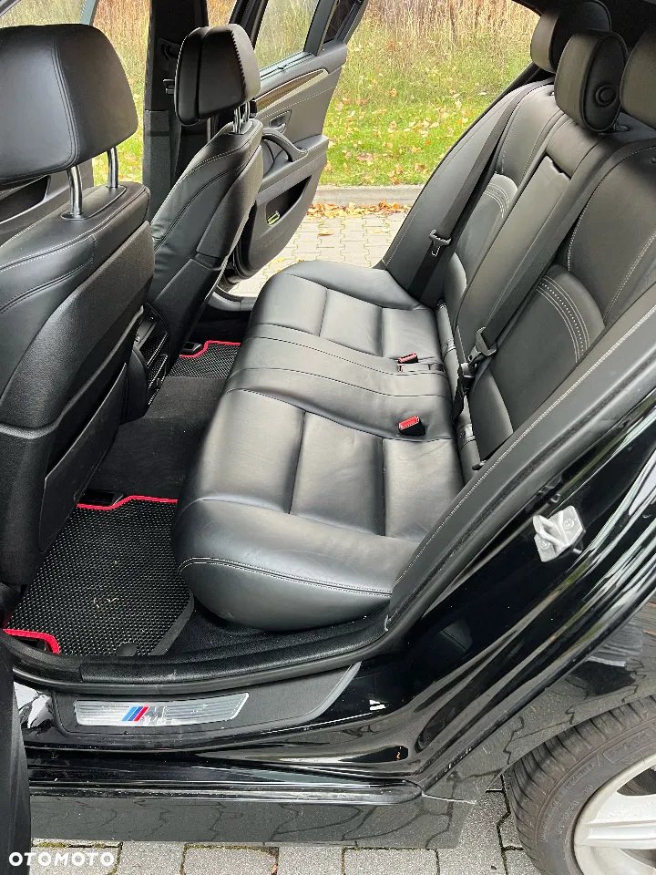 BMW Seria 5 550i xDrive Sport-Aut - 17