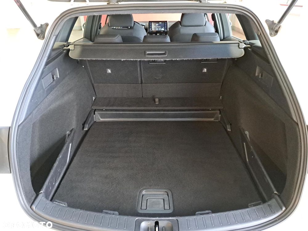 Toyota Corolla 1.8 Hybrid Comfort - 13