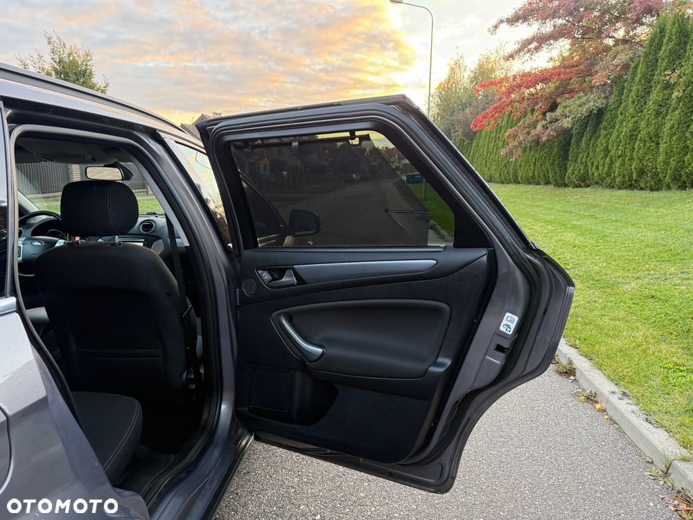 Ford Mondeo - 16