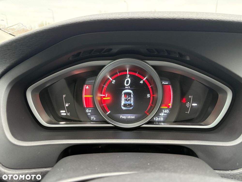 Volvo V40 D2 Summum - 22