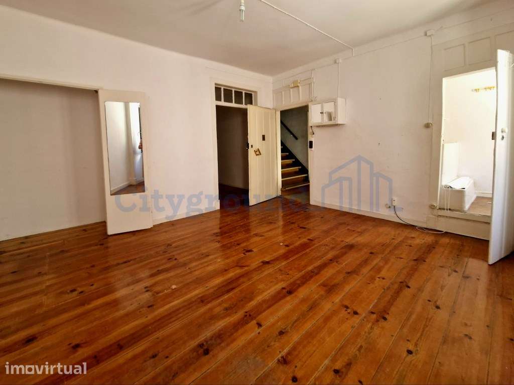 Apartamento T1 no Príncipe Real para reabilitar a seu gosto - Grande imagem: 2/12