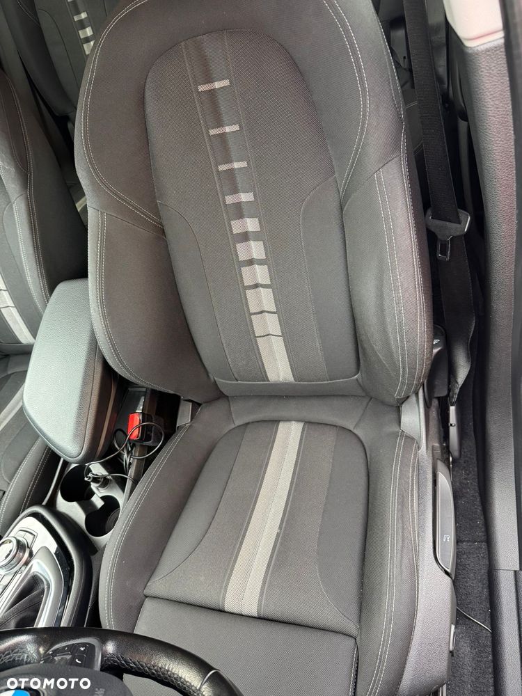 BMW Seria 2 218i - 15