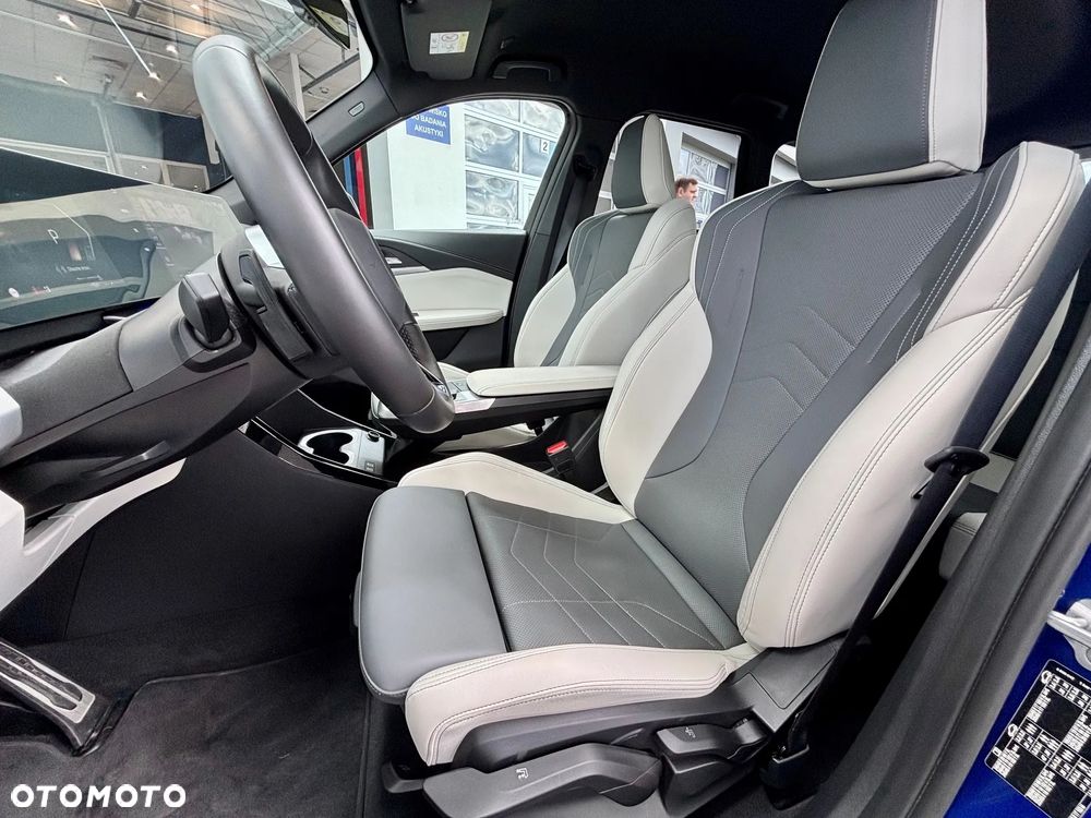 BMW X1 sDrive20i mHEV - 11