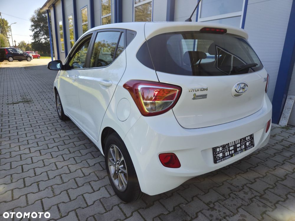Hyundai i10 1.0 Fifa World Cup Edition - 5