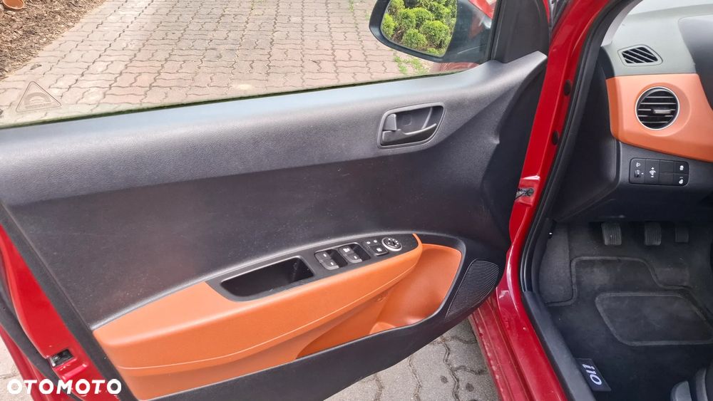 Hyundai i10 1.0 BlueDrive Premium - 12