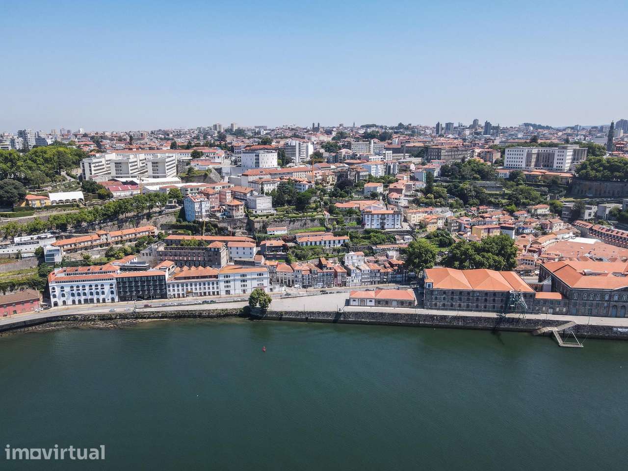 Hostel em frente ao Rio Douro!! - Grande imagem: 3/48