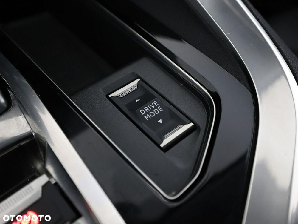 Peugeot 3008 1.6 PureTech Hybrid PHEV Allure Pack S&S EAT8 - 31