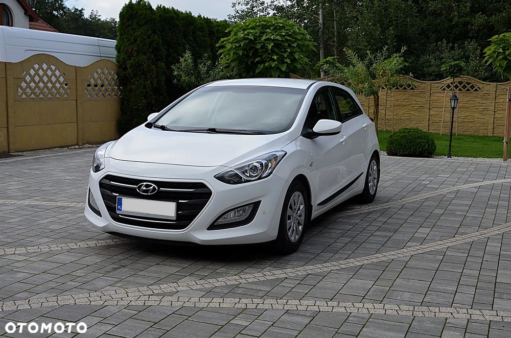 Hyundai i30 1.4 BlueDrive Classic + - 27