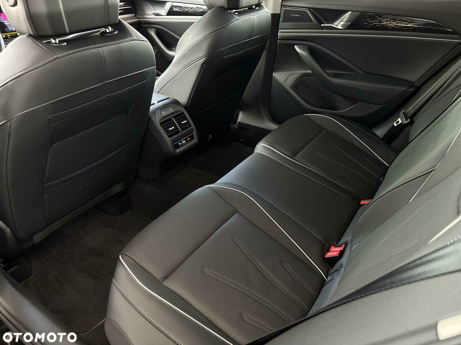 Volkswagen Passat - 29