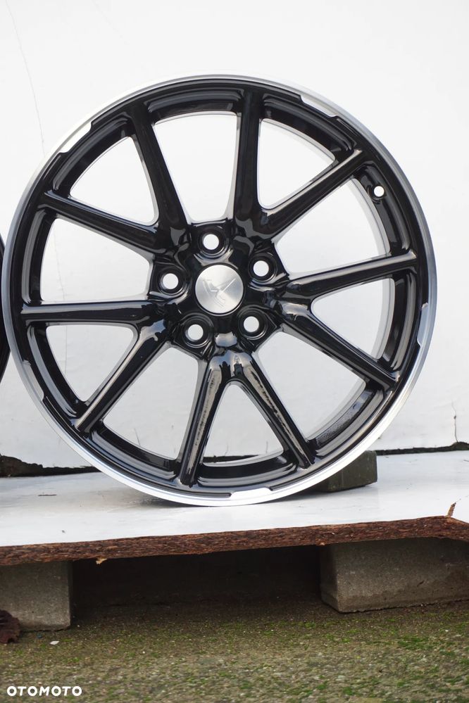 Tesla 5x114,3 18 8,5J et40 stan bdb - 8