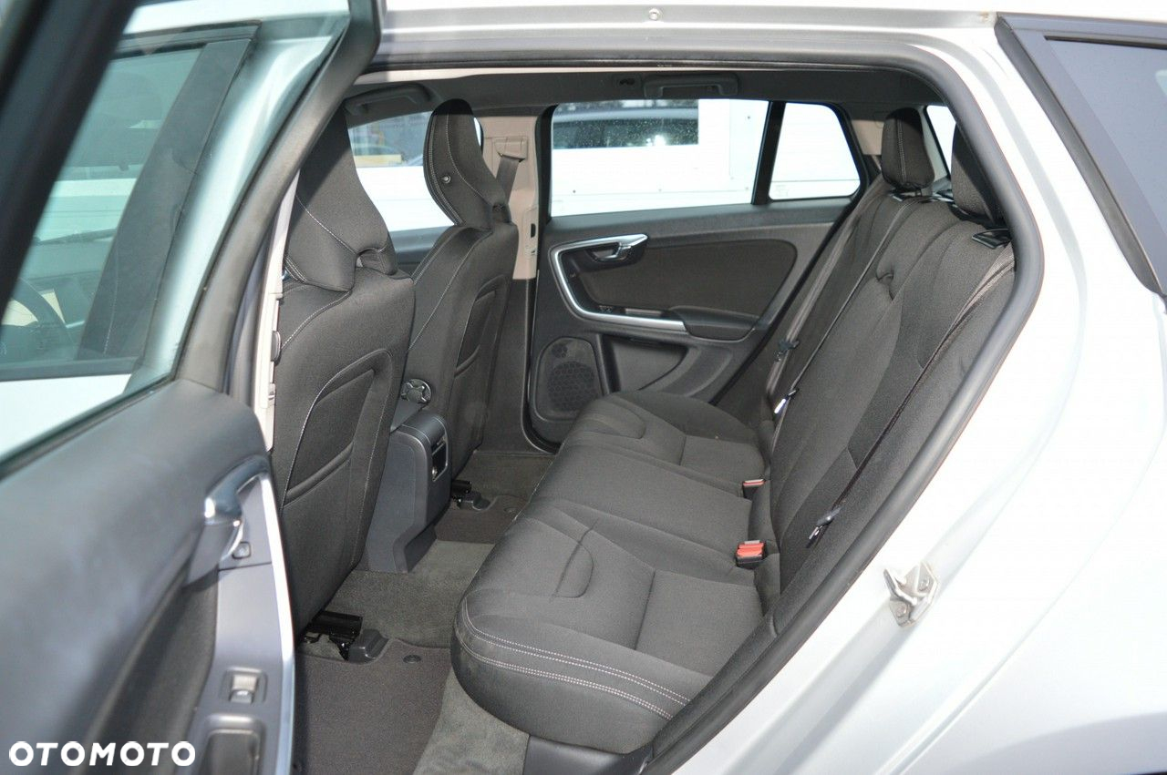 Volvo V60 D2 Kinetic - 34