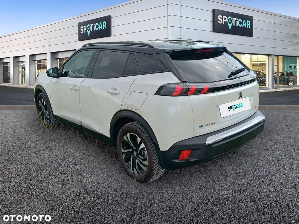 Peugeot 2008 - 8