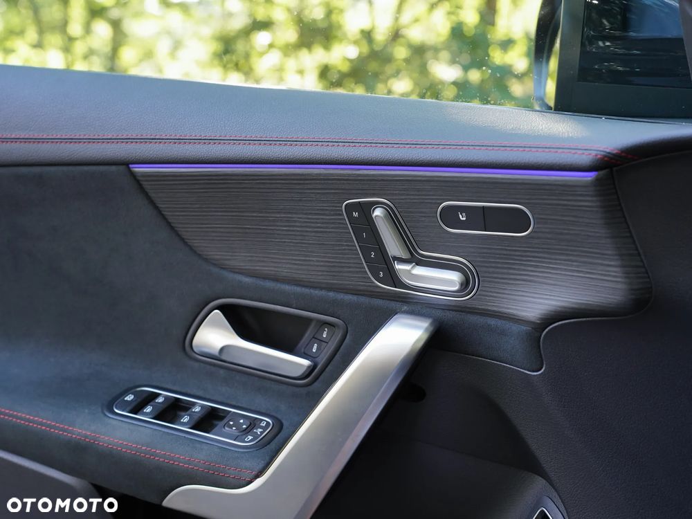 Mercedes-Benz CLA 250 4-Matic AMG Line 7G-DCT - 28